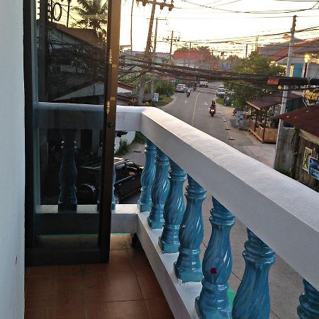 White Rabbit Hostel Baan Khai Buitenkant foto