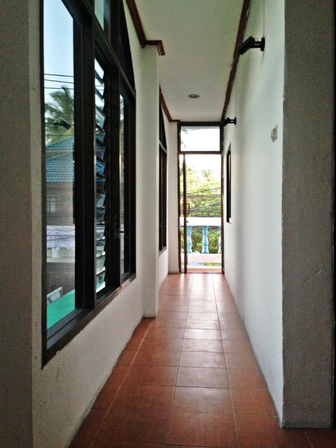 White Rabbit Hostel Baan Khai Buitenkant foto