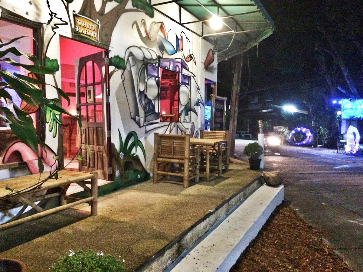 White Rabbit Hostel Baan Khai Kamer foto
